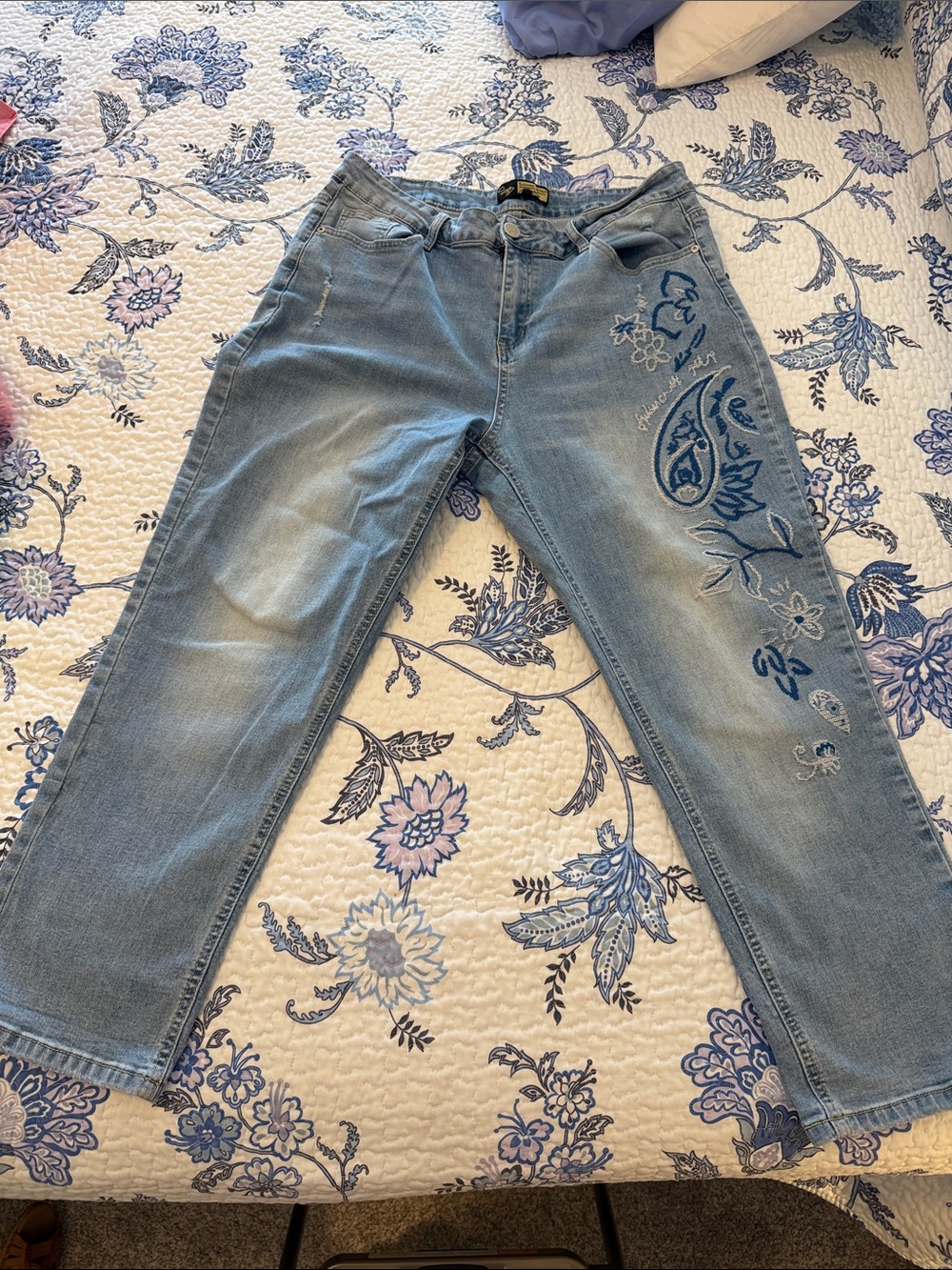 Suzanne Betro Light Blue Embroidered Boyfriend Jeans